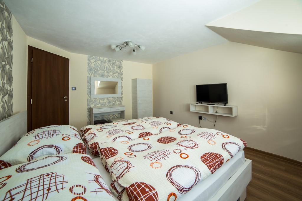 Apartmany Janka + Camp Besenova Exterior photo