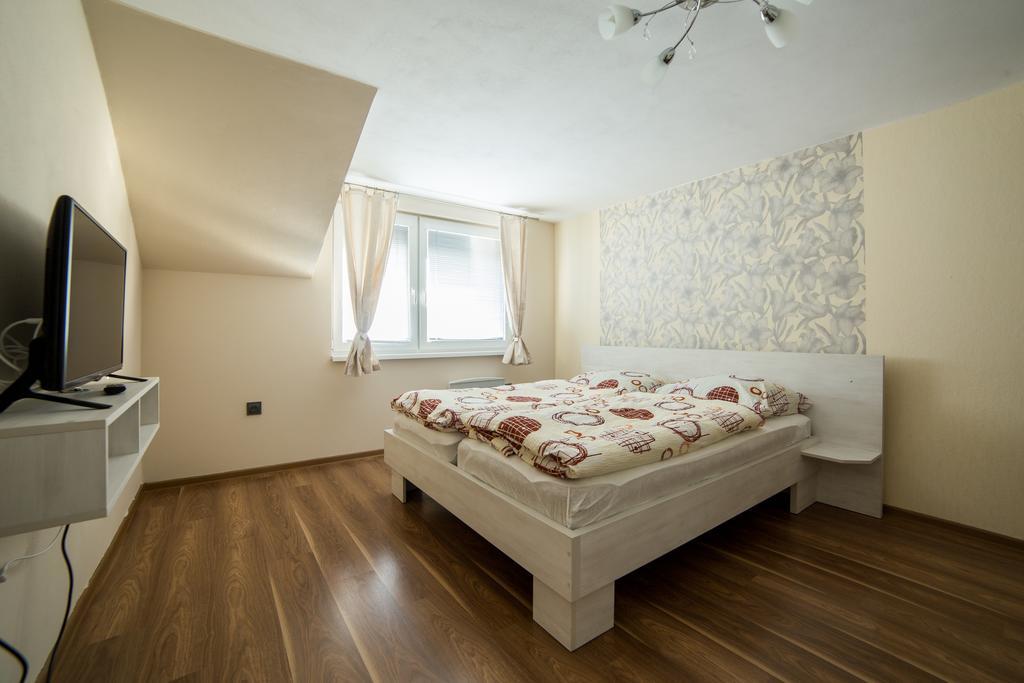 Apartmany Janka + Camp Besenova Exterior photo